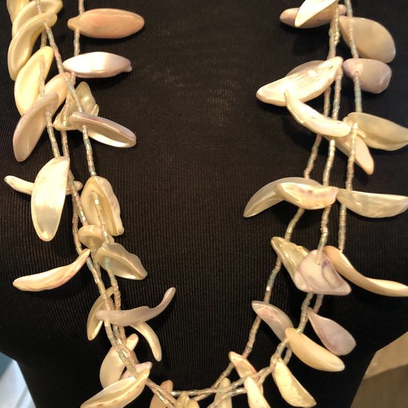 Vintage MCM Seashell Beaded 3 triple strand necklace 32" Opalescence - Picture 4 of 6